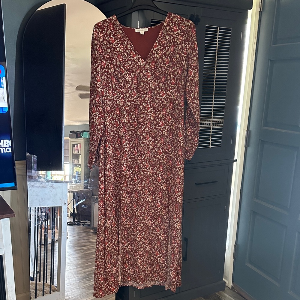 Treasure & Bond Burgundy Floral Long Sleeve Midi Dress